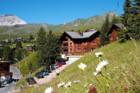 Отель Hotel Garni Sonnenhalde, Ароза